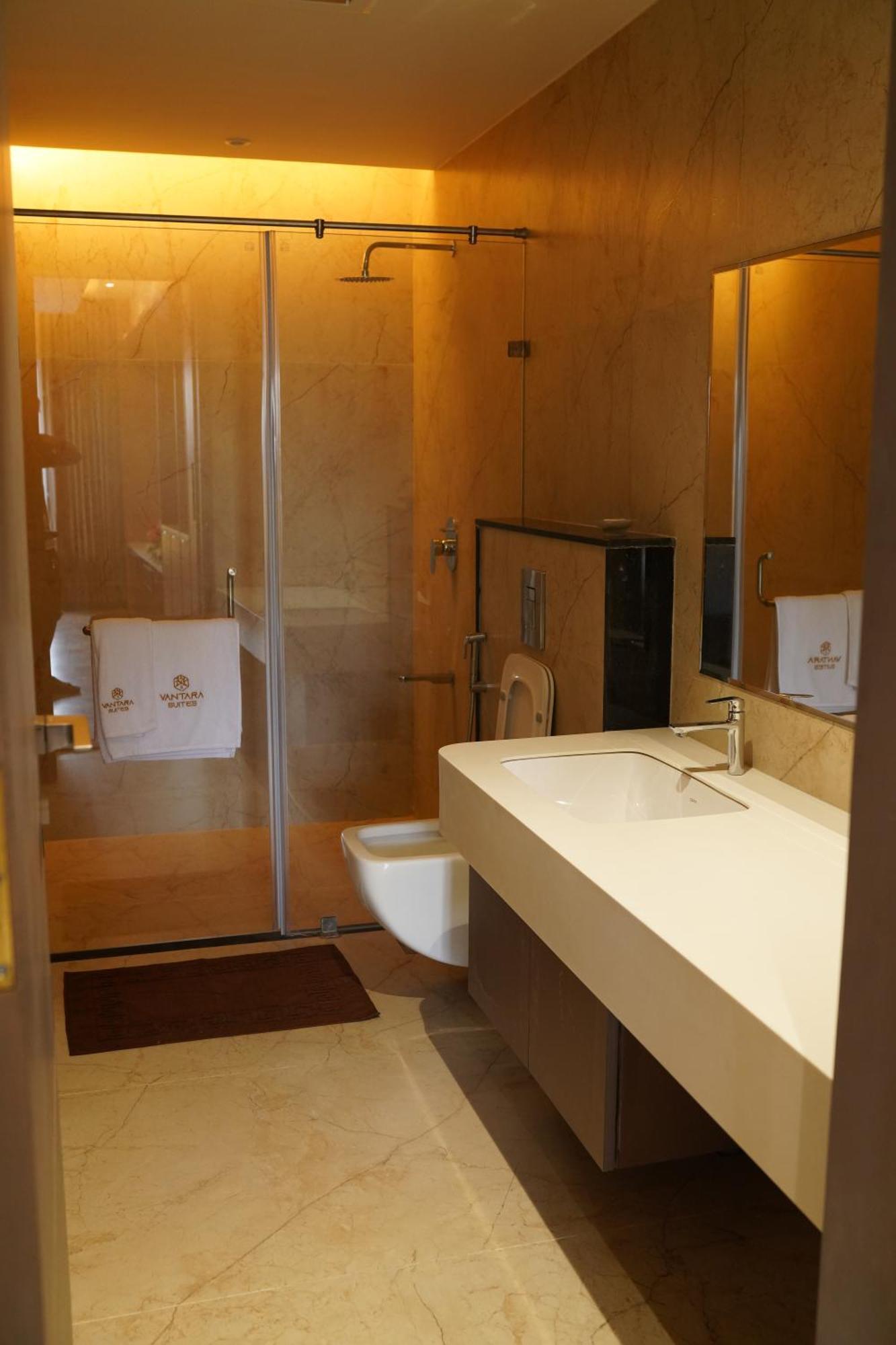 Vantara Suites Vellore Extérieur photo