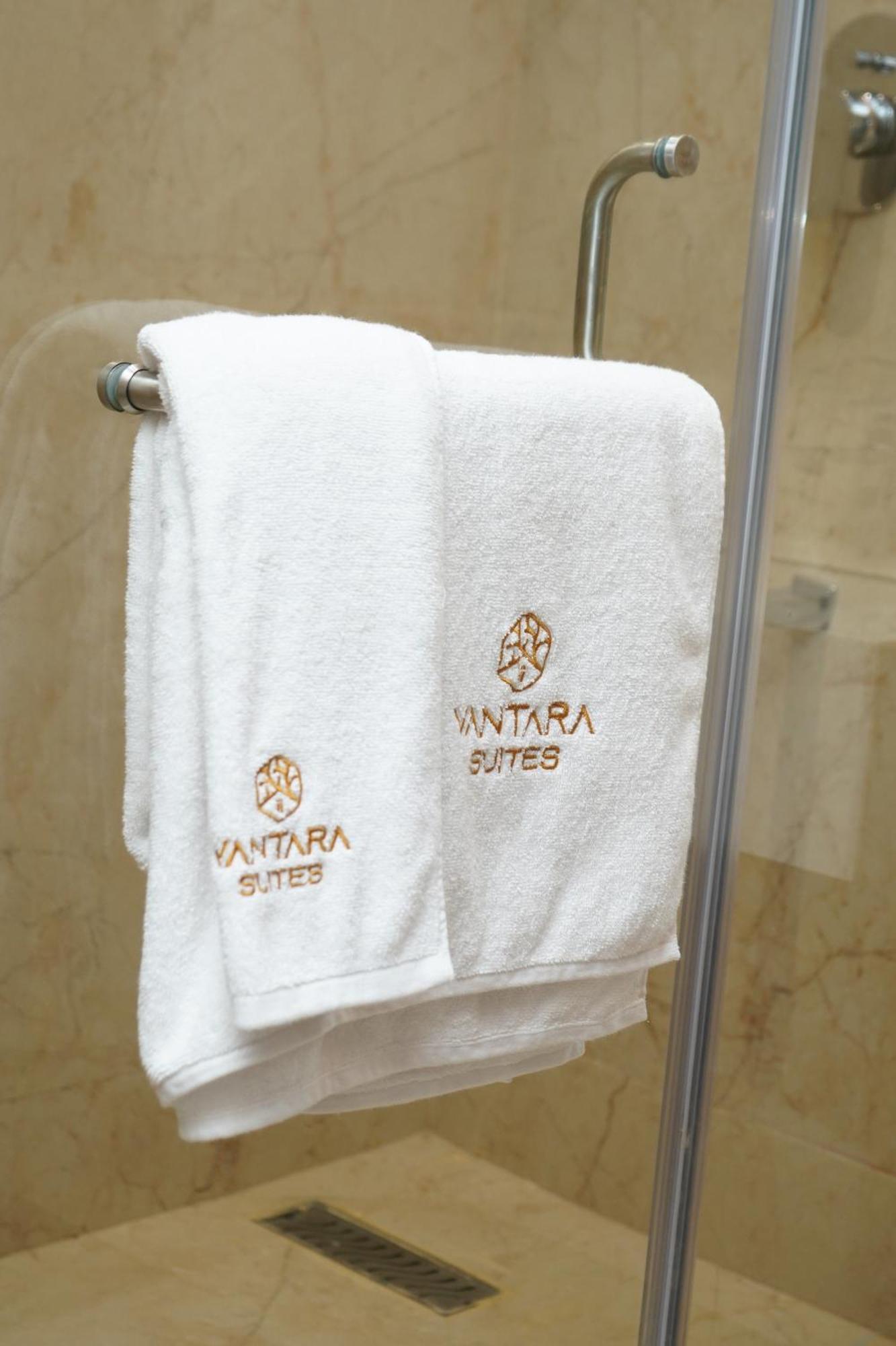Vantara Suites Vellore Extérieur photo