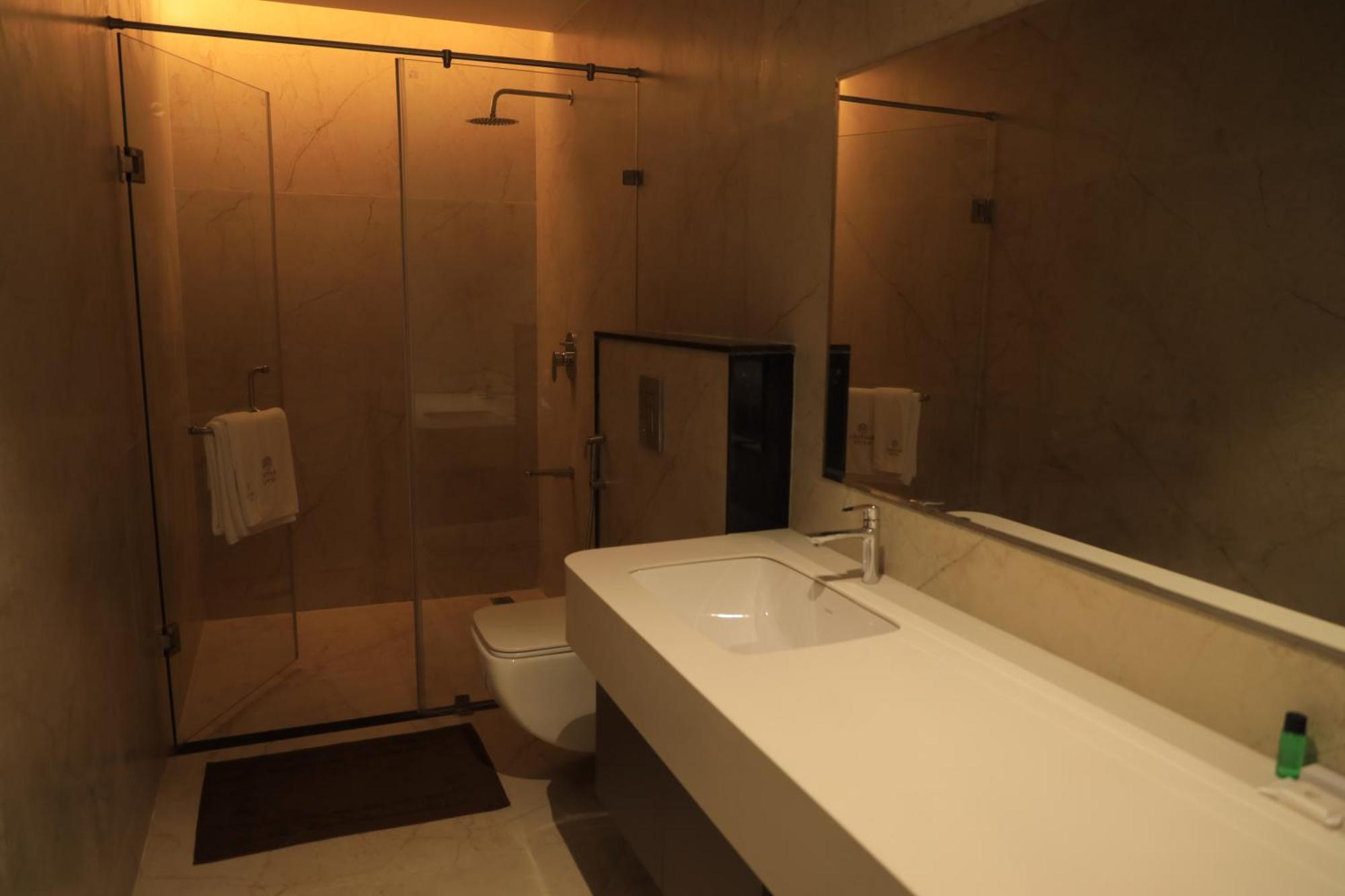 Vantara Suites Vellore Extérieur photo