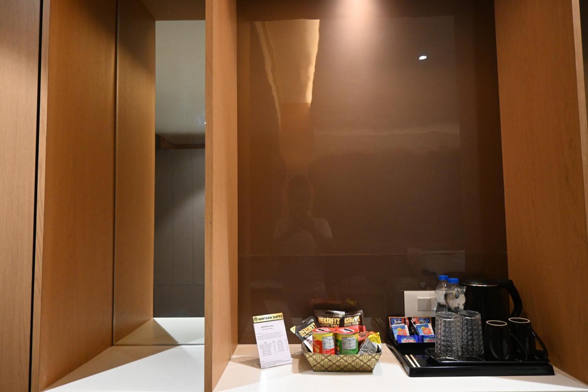 Vantara Suites Vellore Extérieur photo